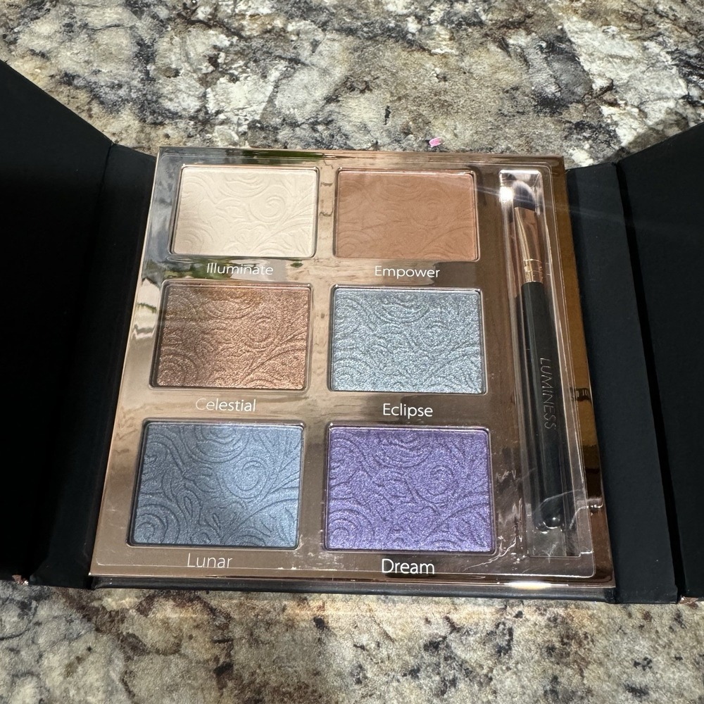 Luminess Cosmetics Eyeshadow Palette Tarot Series The Moon